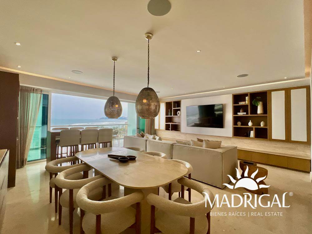 Mare | En venta departamento de tres recamaras frente al mar