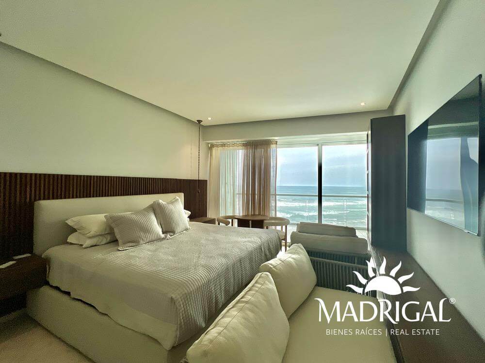 Mare | En venta departamento de tres recamaras frente al mar