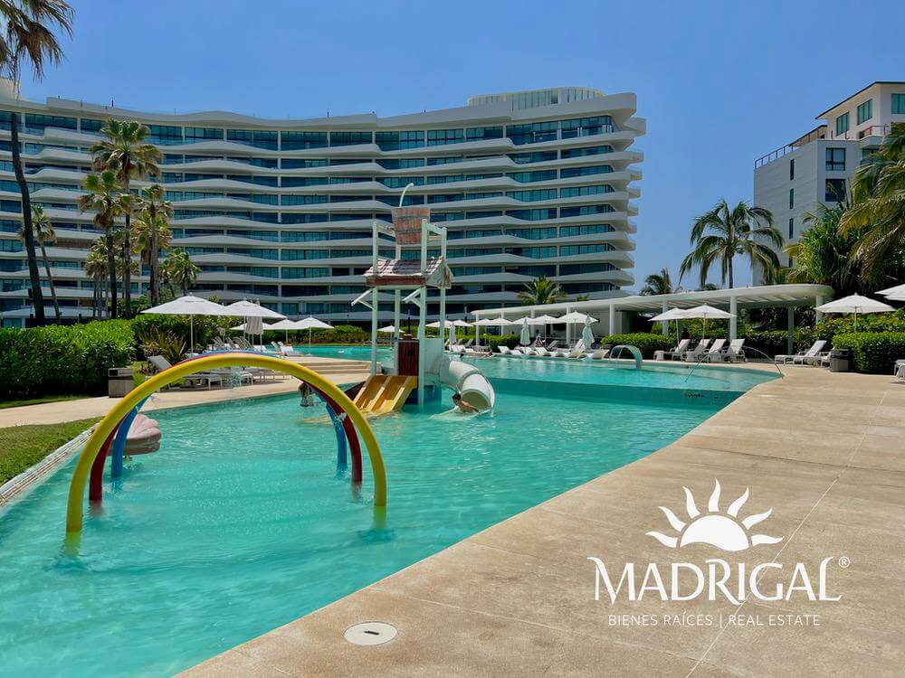 La Isla | Departamento en Venta en torre Hawaii de tres recamaras en nivel jardín