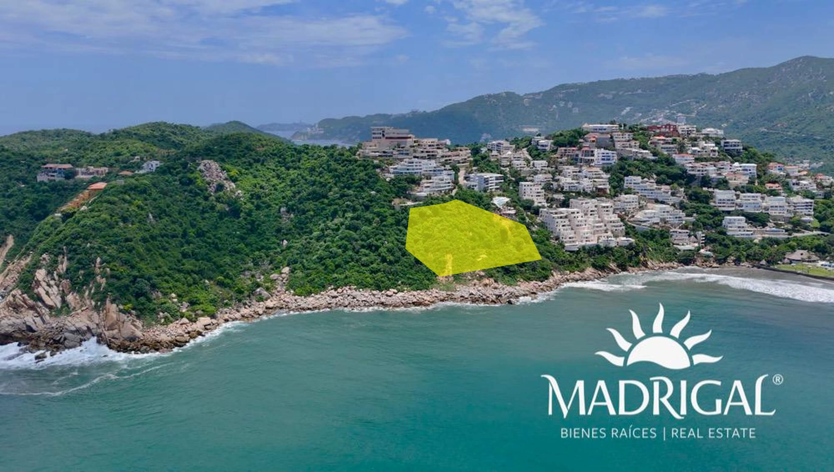 Macrolote en venta de 10961.90 M2 en Real Diamante con frente al mar