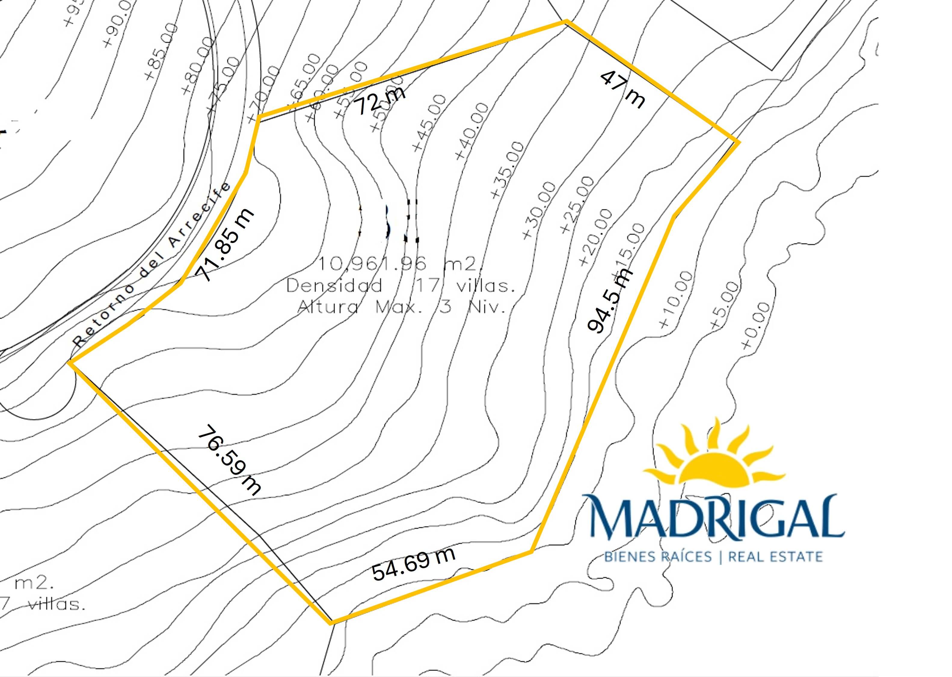 Macrolote en venta de 10961.90 M2 en Real Diamante con frente al mar