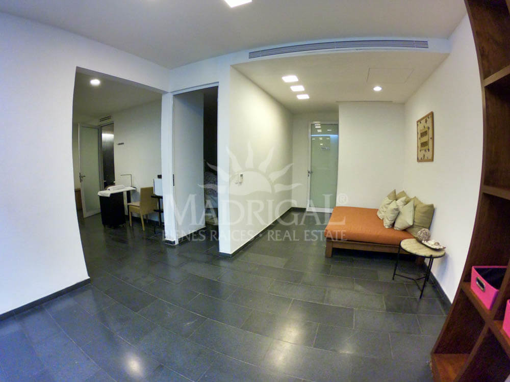 El Palmar Tres Vidas | Departamento en venta en Torre Baru en quinto piso de cuatro recámaras frente al mar