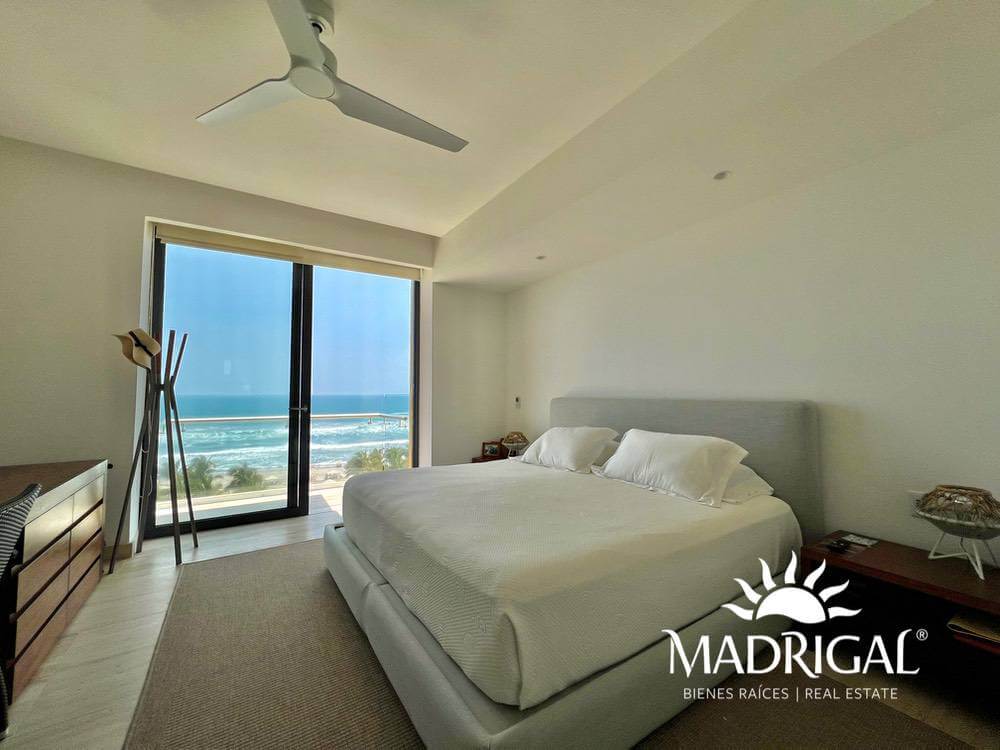 El Palmar Tres Vidas | Departamento en venta en Torre Baru en quinto piso de cuatro recámaras frente al mar