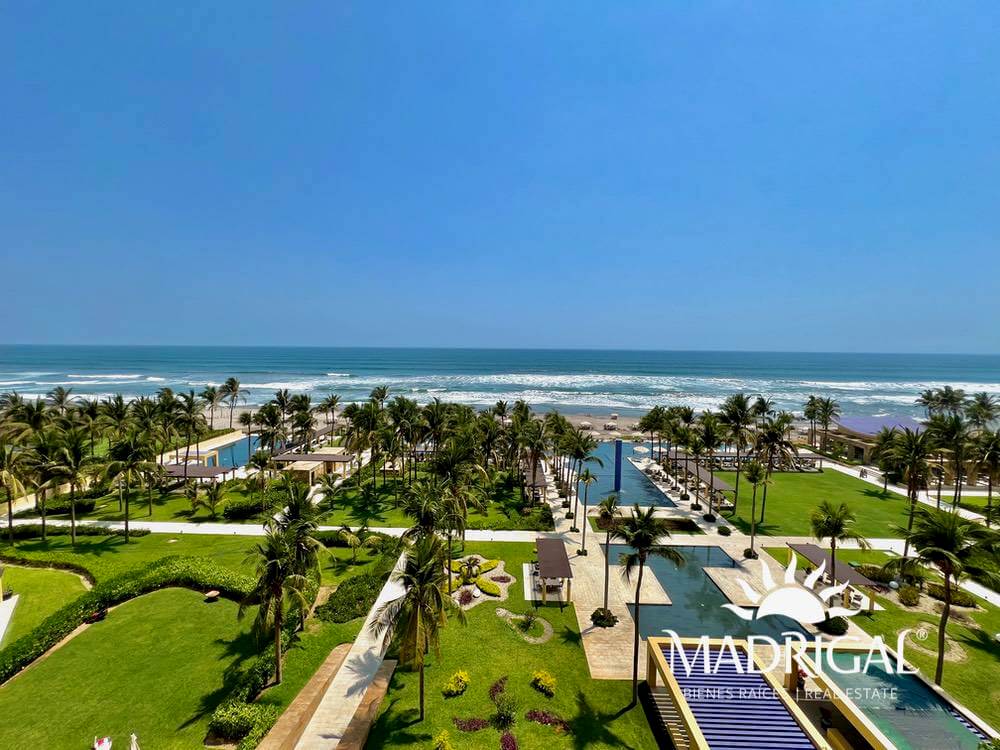 El Palmar Tres Vidas | Departamento en venta en Torre Baru en quinto piso de cuatro recámaras frente al mar