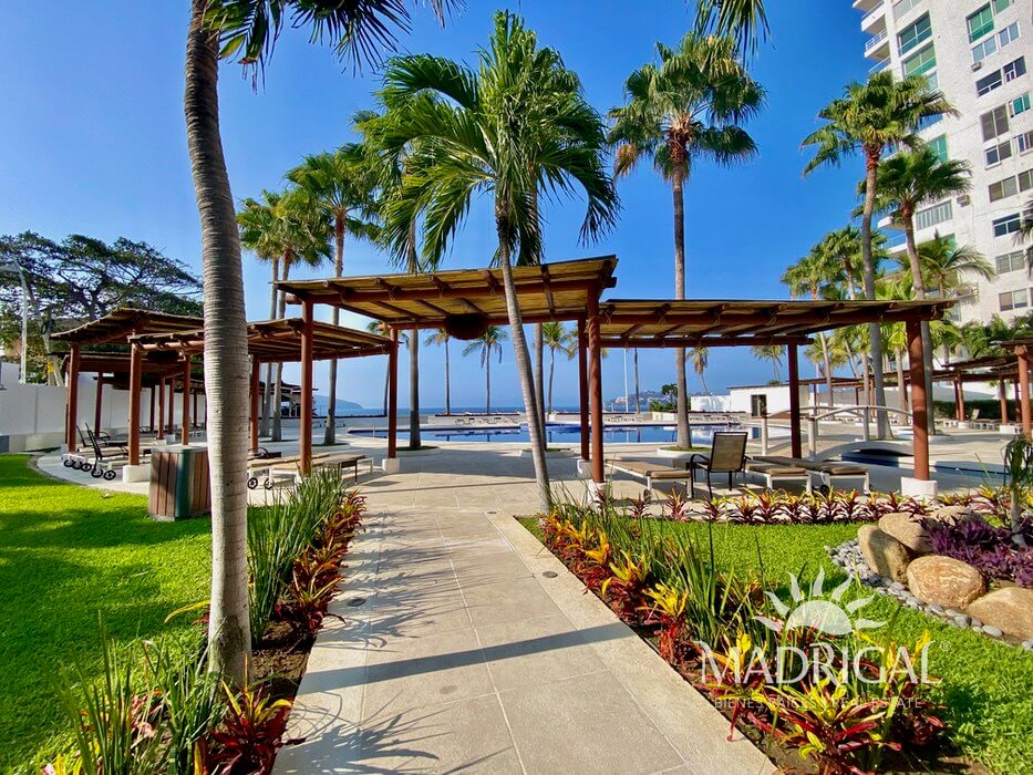 BAJA DE PRECIO Marazul - Departamento en venta de 3 recámaras con vista a la bahía