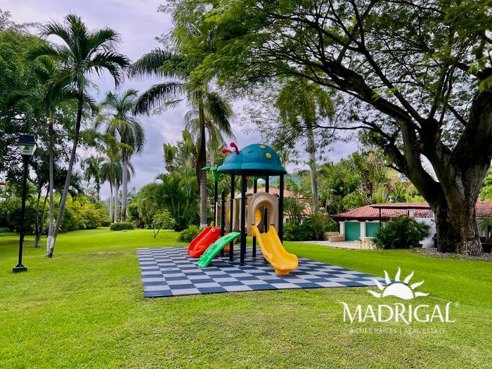Villas Princess | Villa en Venta de Tres Recámaras con detalles para su arreglo