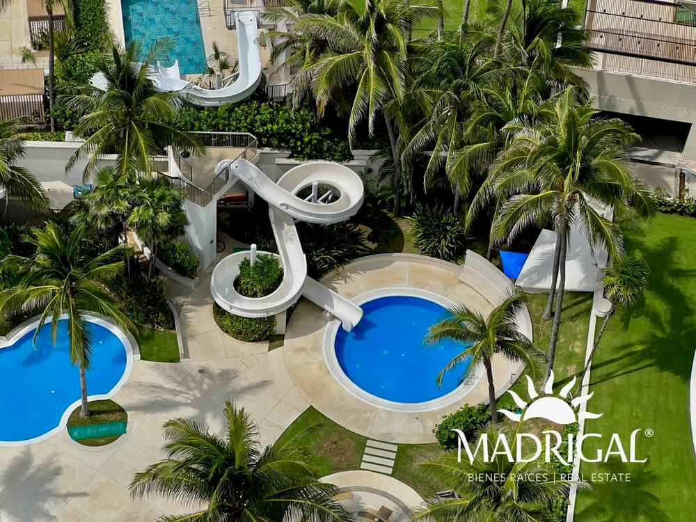 Costa Ventura| Departamento en venta frente a playa de cuatro recámaras  