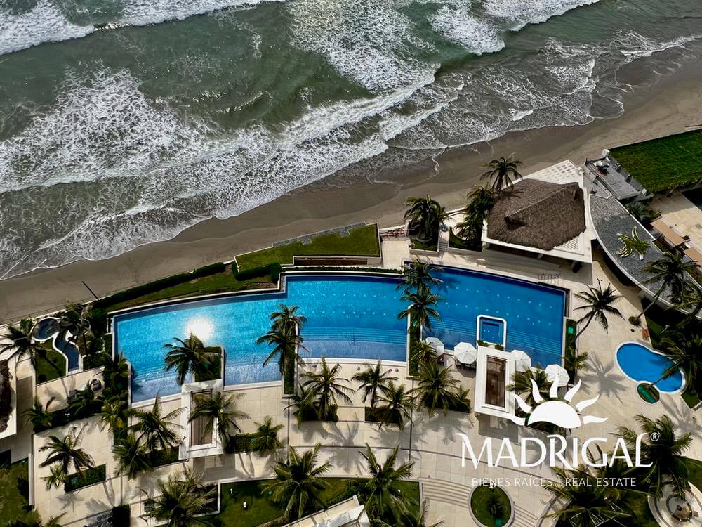 Costa Ventura| Departamento en venta frente a playa de cuatro recámaras  