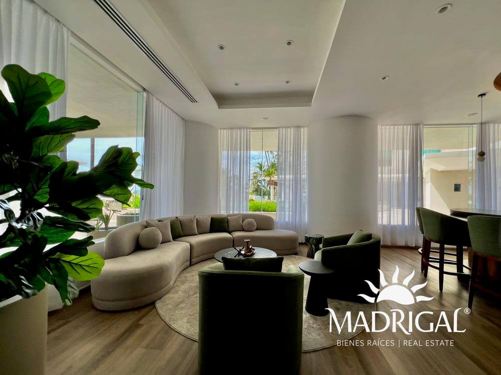 Costa Ventura| Departamento en venta frente a playa de cuatro recámaras  